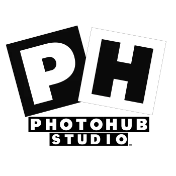   PHOTO HUB STUDIO 